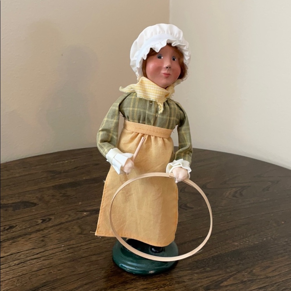 Byers Choice Caroler